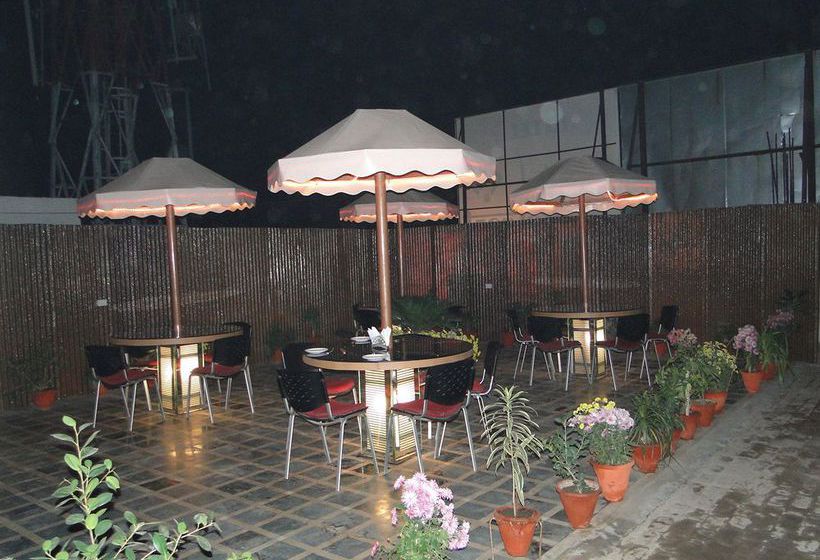 Hotel Crystal Retreat 1