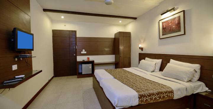 Hotel Crystal Retreat 10