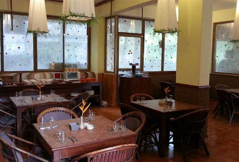 The Camelot Royale 1