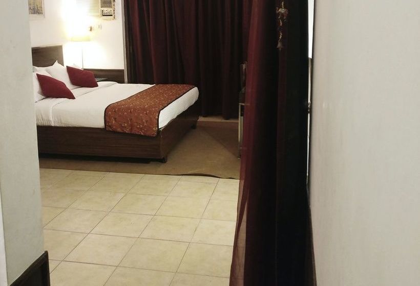 The Camelot Royale 11