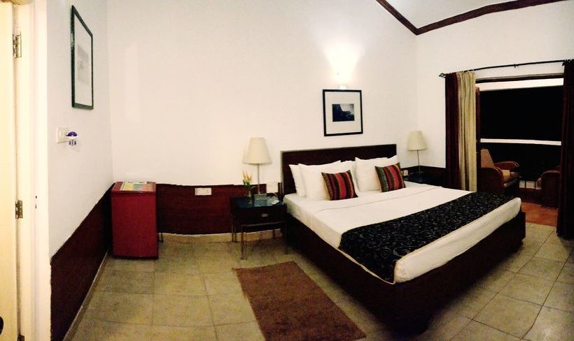 The Camelot Royale 13