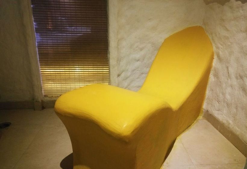 The Camelot Royale 19