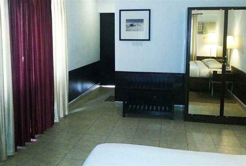 The Camelot Royale 3