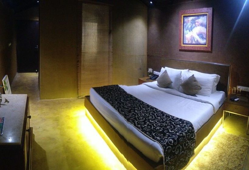 The Camelot Royale 6