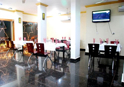 Hotel Shivam Resort 13