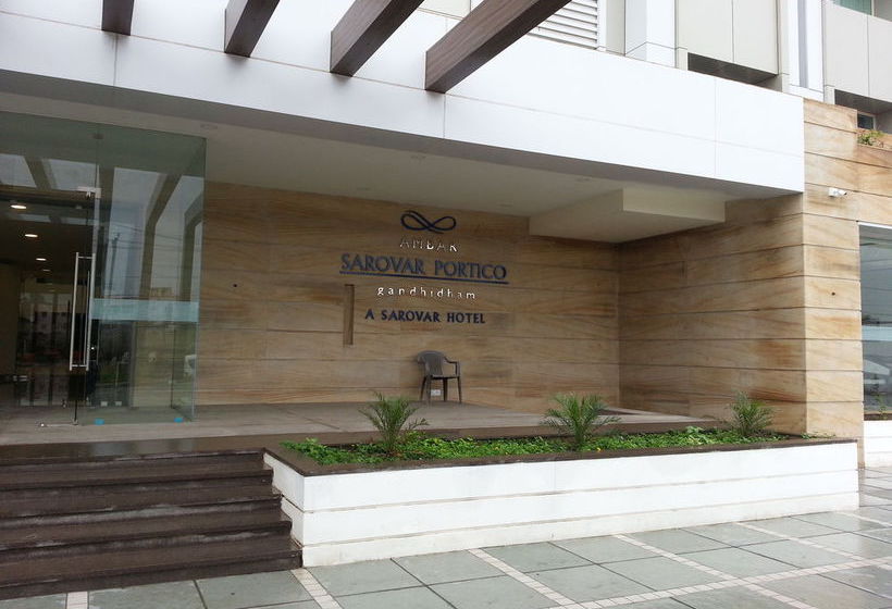 Hotel Ambar Sarovar Portico 1