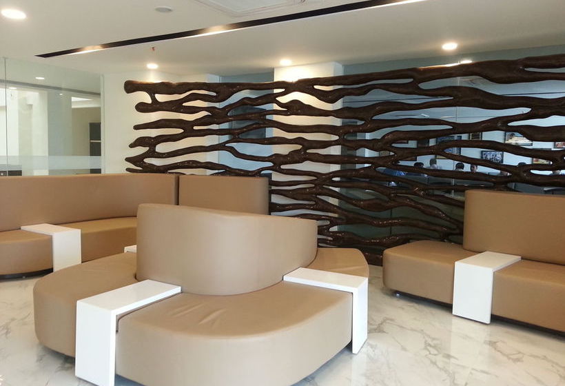 Hotel Ambar Sarovar Portico 2