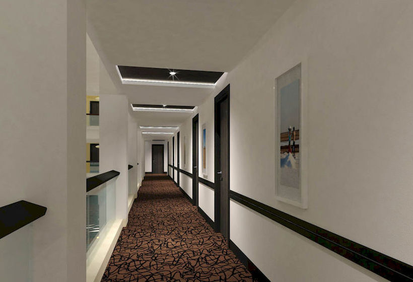 Hotel Ambar Sarovar Portico 9