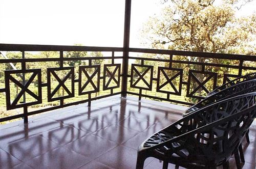 Misty Courtyard Resort Bungalow 4