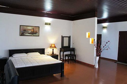 Misty Courtyard Resort Bungalow 9