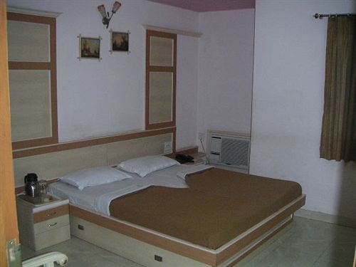 Hotel Tara International 16