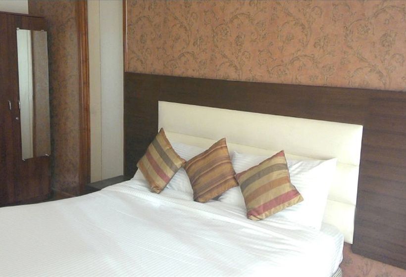 Urban Suites Palm Beach Road 2