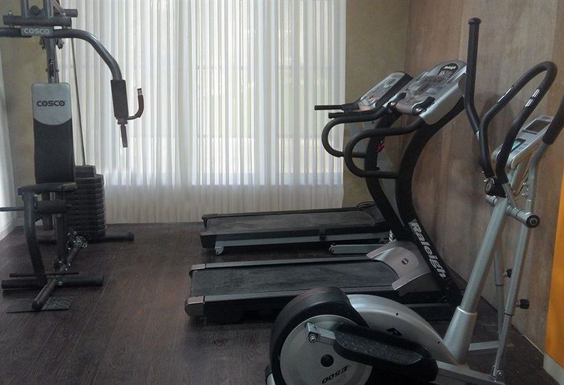 Urban Suites Palm Beach Road 3