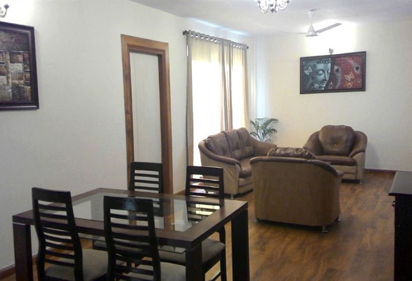 Urban Suites Palm Beach Road 4