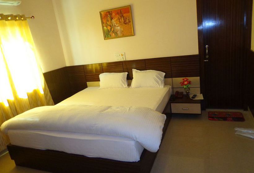 Hotel Om International 13