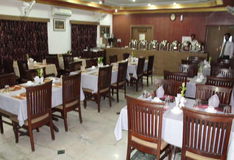 Hotel Om International 17