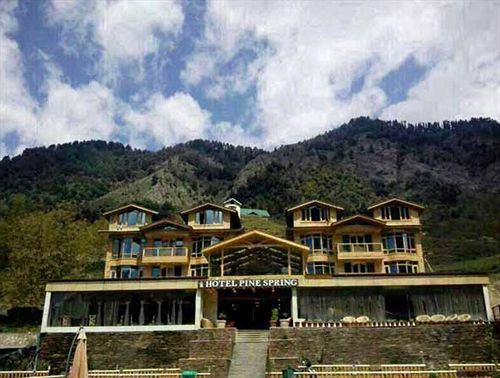 Hotel Pine Spring Pahalgam 1
