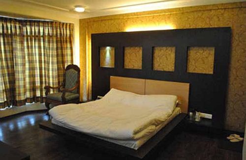 Hotel Pine Spring Pahalgam 10