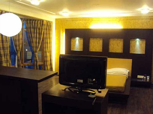 Hotel Pine Spring Pahalgam 14
