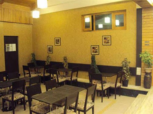 Hotel Pine Spring Pahalgam 5