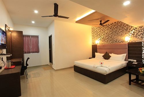 Hotel Sai International 5