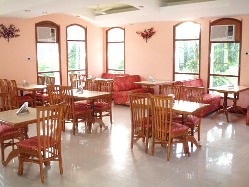 Hotel Riverside Resort 11