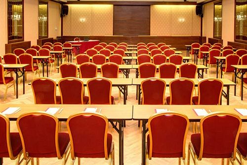 Hotel Emarald Wyte Mist 3