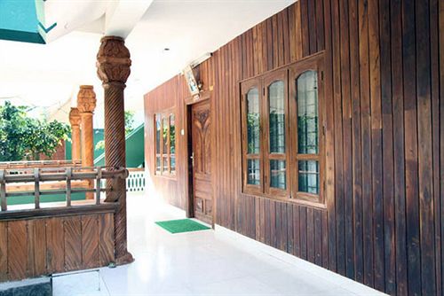 Hotel Emarald Wyte Mist 4