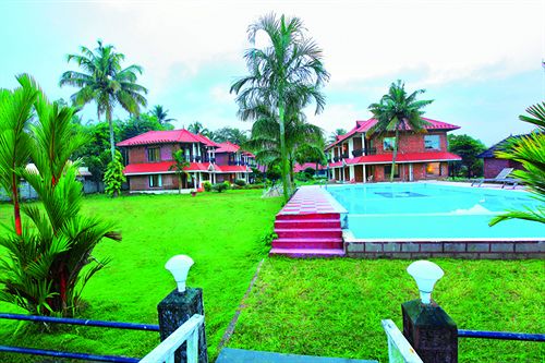 Hotel Leisure Vacations Goldfield Lake Resort 1