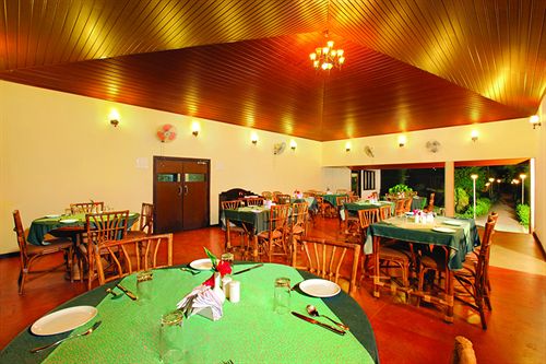 Hotel Leisure Vacations Goldfield Lake Resort 2