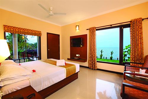 Hotel Leisure Vacations Goldfield Lake Resort 5