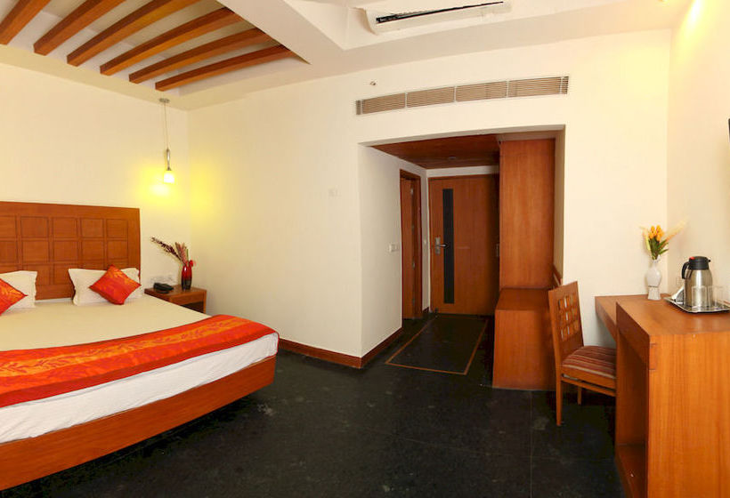Hotel Oyo Rooms Shakti Khand Indirapuram 11