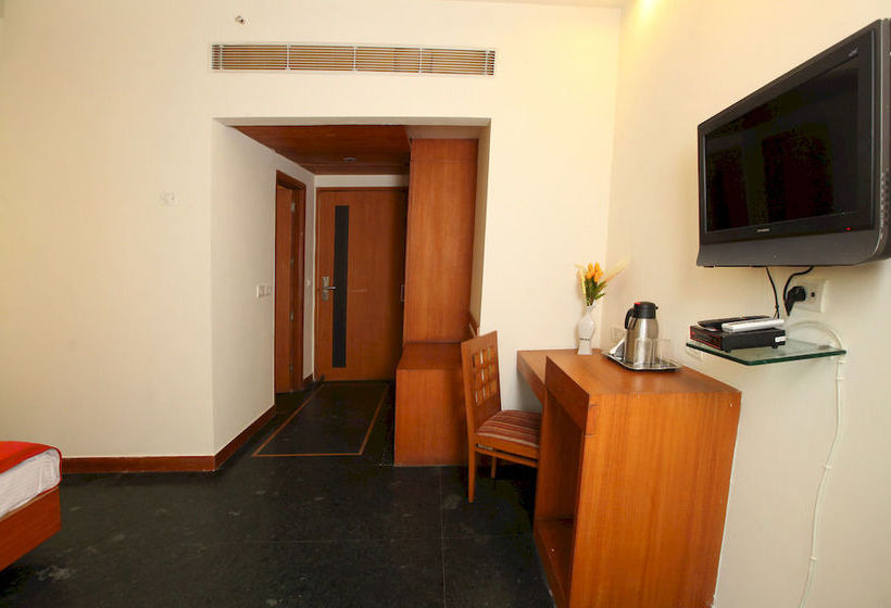 Hotel Oyo Rooms Shakti Khand Indirapuram 13