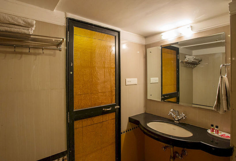 Hotel Oyo Rooms Lal Kothi Shopping Center 17