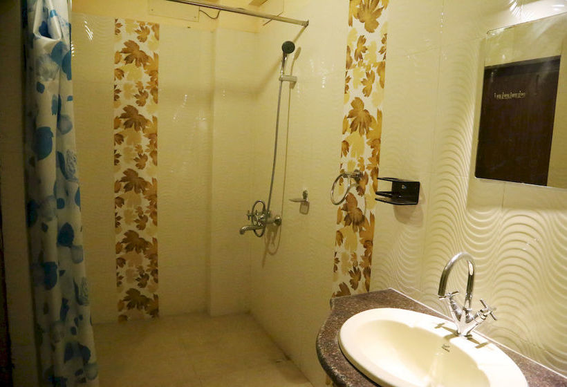 Hotel Oyo Rooms Kalighat Temple 1