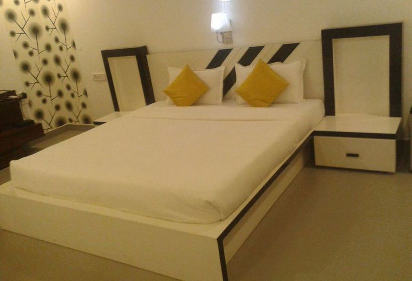 Hotel Paparazzi Resort 3