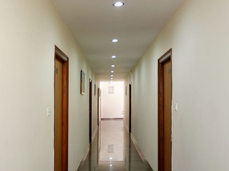 Hotel Oyo Rooms Gachibowlimiyapur Road 19