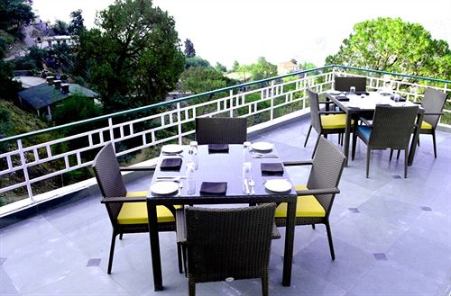 Hotel Una Comfort Kasauli Exotica 8