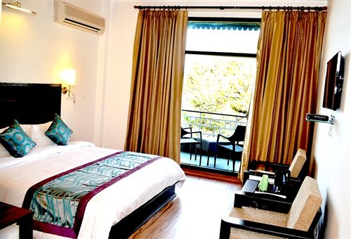 Hotel Una Comfort Kasauli Exotica 9