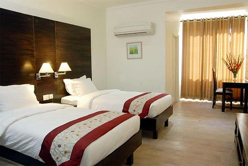 Hotel 66 Residency 17