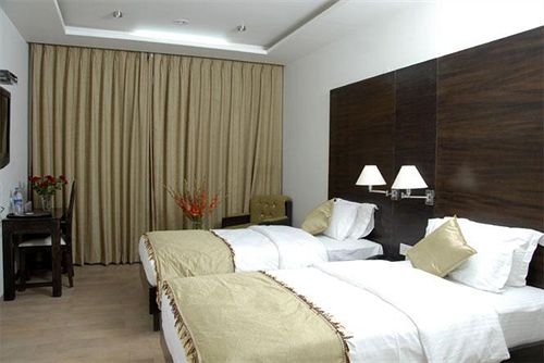 Hotel 66 Residency 8