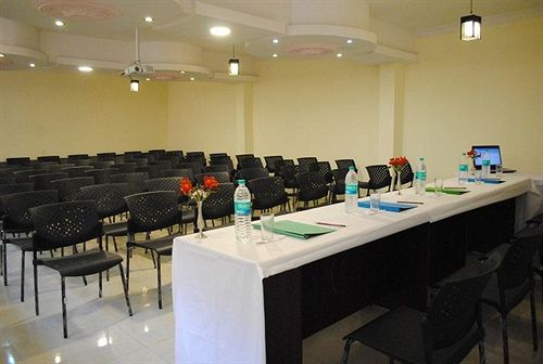 Hotel Tulips Elkhill Resort 11