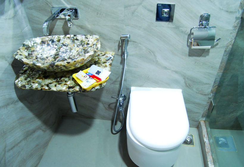 Hotel Stay Vista Rooms Near Marine Drive 1