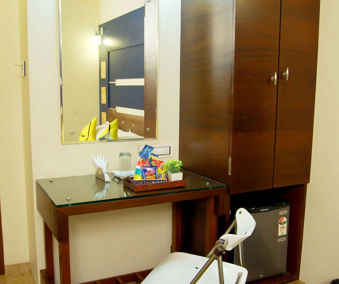 Hotel Stay Vista Rooms Near Marine Drive 11