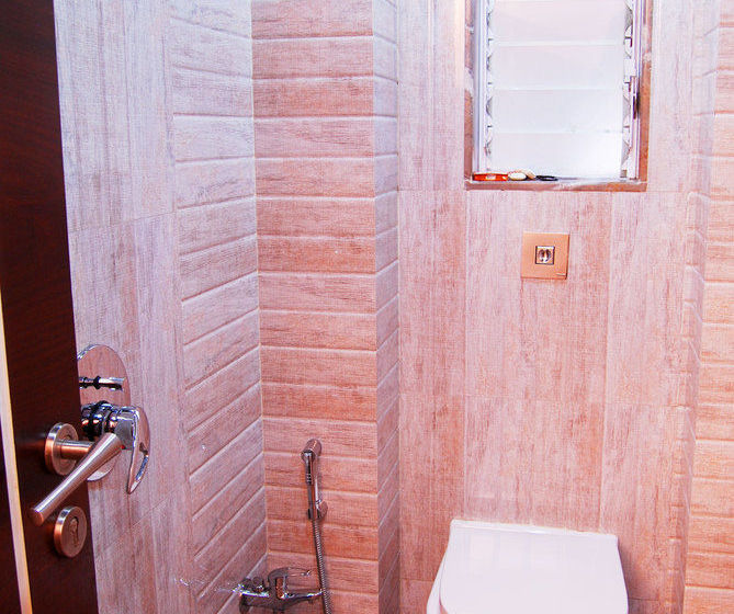 Hotel Stay Vista Rooms Near Marine Drive 13