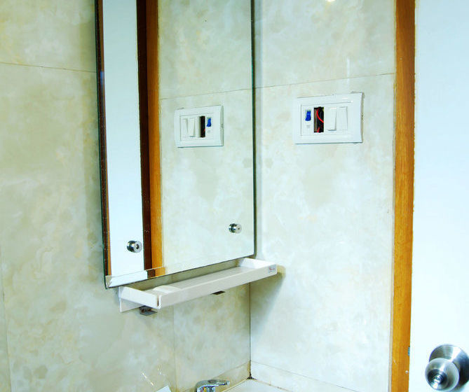 Hotel Stay Vista Rooms Near Marine Drive 15