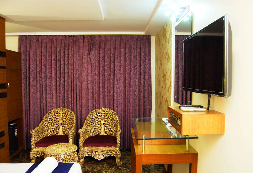 Hotel Stay Vista Rooms Near Marine Drive 3
