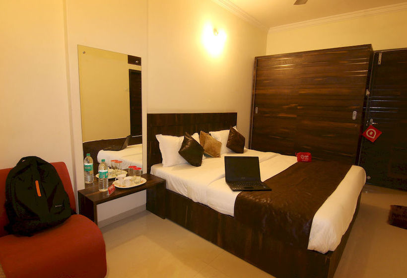 Hotel Oyo Premium Mumbai Sher E Punjab 186 10