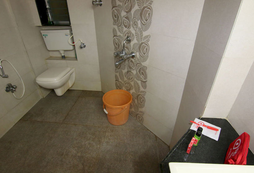 Hotel Oyo Premium Mumbai Sher E Punjab 186 2