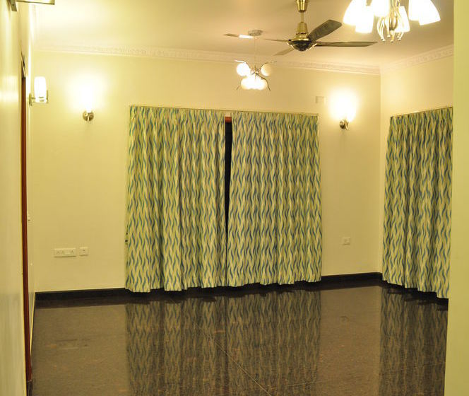 Hotel Orange Suites Airport Transit Stay 8